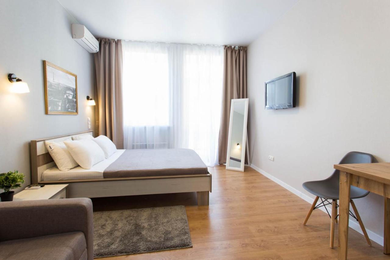 Cozy Apartment Beside Metro Yaroslava Mudroho, Universytet - Chernyshevska Str 95-6 Kharkiv Bagian luar foto